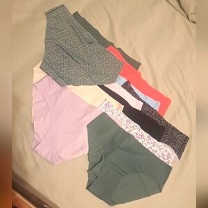Lululemon InvisiWear Underwear‎ Size M  Multicolr. NEW WITHOUT PACKAGE 11 Pairs